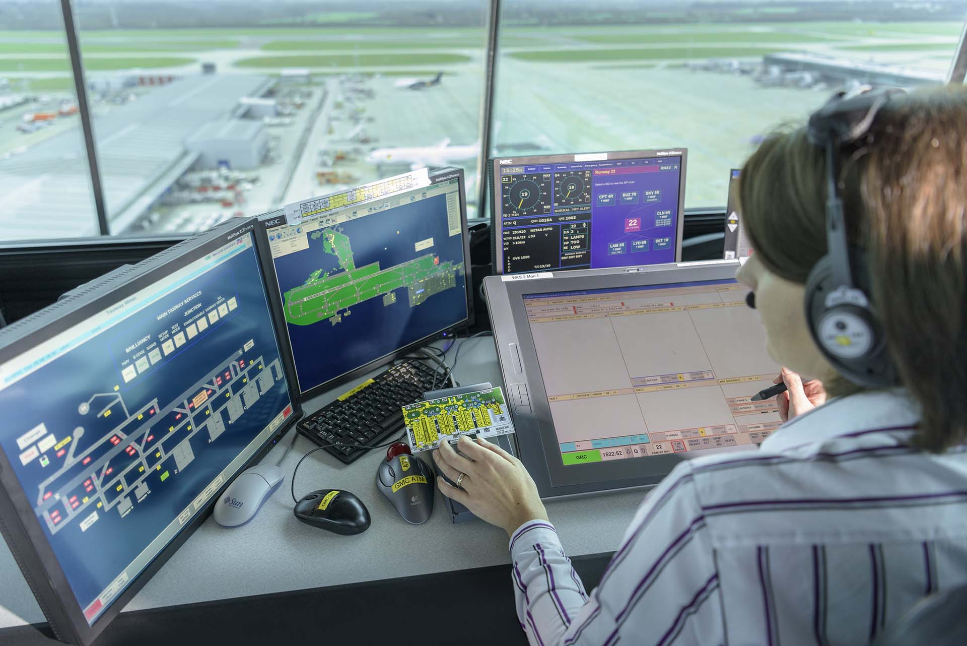 air traffic control airport technology navigation system controller turing controllers flight jobs office making caap under overworked rescue machine rolls